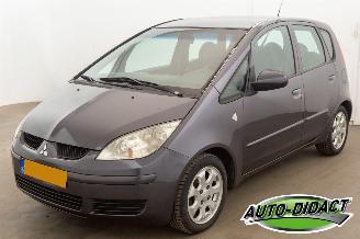 Damaged car Mitsubishi Colt 1.3 Invite Airco 2005/11