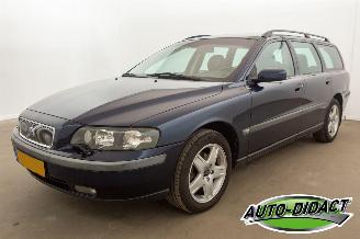 Vaurioauto  passenger cars Volvo V-70 2.4 Edition II Airco Leder 2004/8