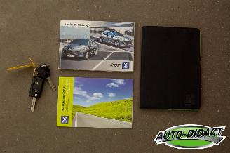 Peugeot 207 SW 1.6 VTi Airco Pano Navi Première picture 29