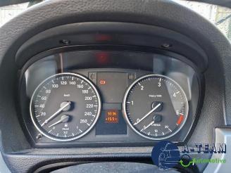 BMW 3-serie 3 serie (E90), Sedan, 2005 / 2011 318d 16V picture 21