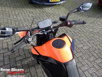 KTM  890 Duke picture 9