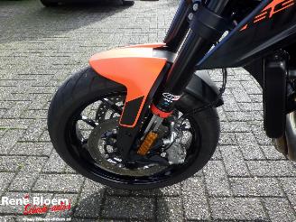 KTM  890 Duke picture 14