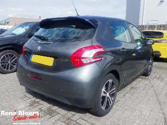 Schadeauto Peugeot 208 1.2 VTi Access 2012/11