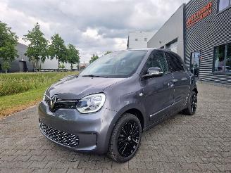 Unfallwagen Renault Twingo Z.E. R80 Urban Night Camera / Navigatie / Airco ECC / Park.sensoren / 16\" LMV 2022/12