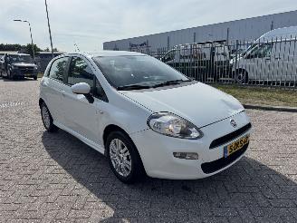 krockskadad bil auto Fiat Punto Evo 1.3 M-Jet  AIRCO 2015/3