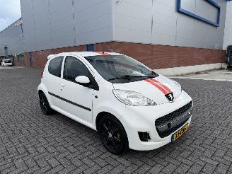 Voiture accidenté Peugeot 107 1.0 12V Sublime AIRCO 2010/3