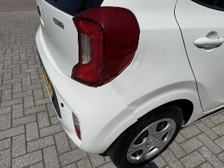 Kia Picanto 1.0 49kw  Airco picture 9