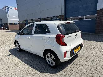 Kia Picanto 1.0 49kw  Airco picture 3