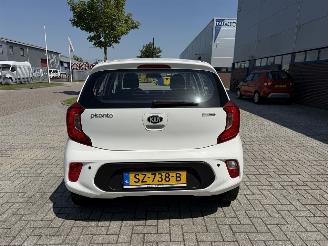 Kia Picanto 1.0 49kw  Airco picture 7