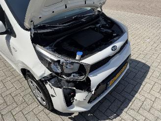 Kia Picanto 1.0 49kw  Airco picture 11
