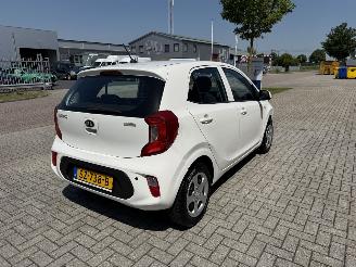 Kia Picanto 1.0 49kw  Airco picture 6