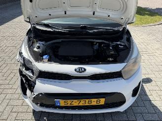 Kia Picanto 1.0 49kw  Airco picture 10