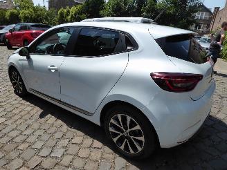 Renault Clio Business Edition E Tech Hybrid picture 9