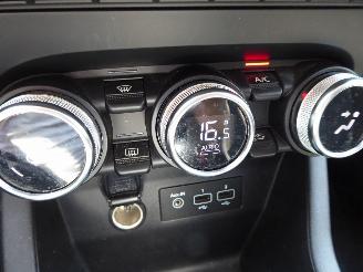 Renault Clio Business Edition E Tech Hybrid picture 17