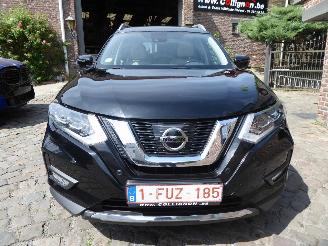 Nissan X-Trail Tekna 4x4 picture 2