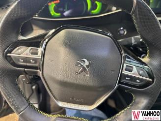 Peugeot 208  picture 14